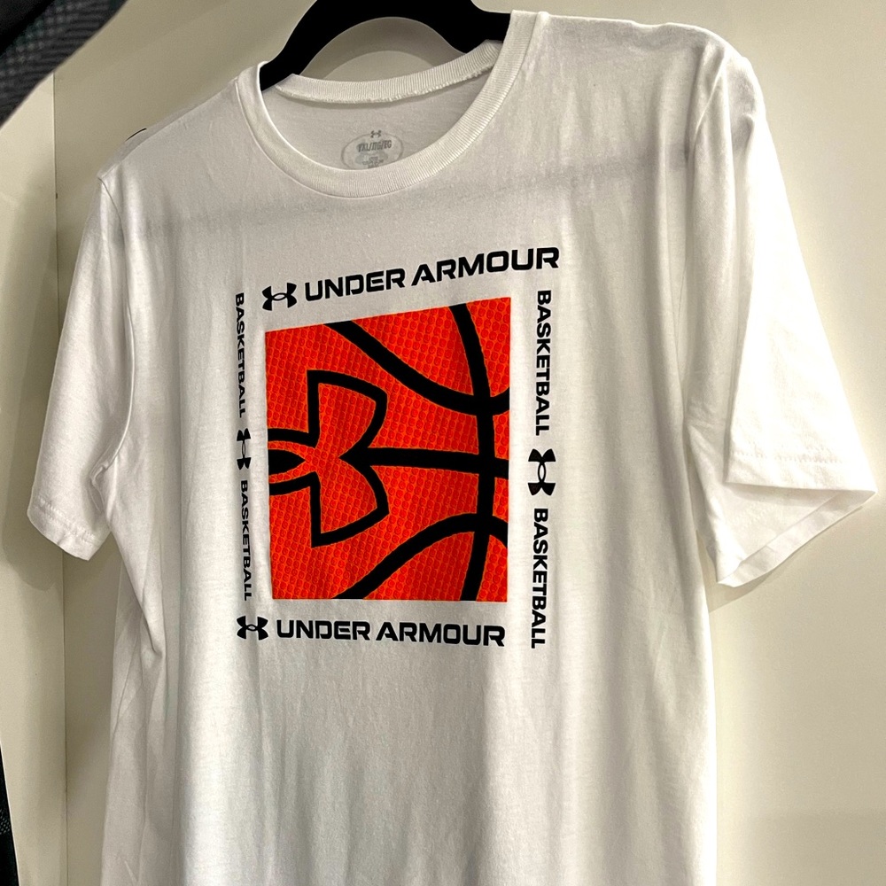 Youth XL Under Armour Tee *BNWT*